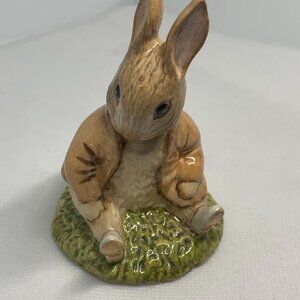 1983 Beatrice Potter " Benjamin Bunny" "Sat on a Bank" Ceramic Figure WOB